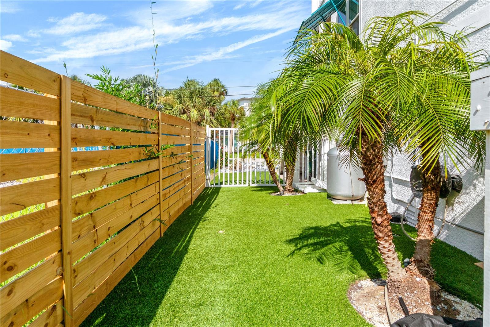 SARASOTA BEACH - Residential