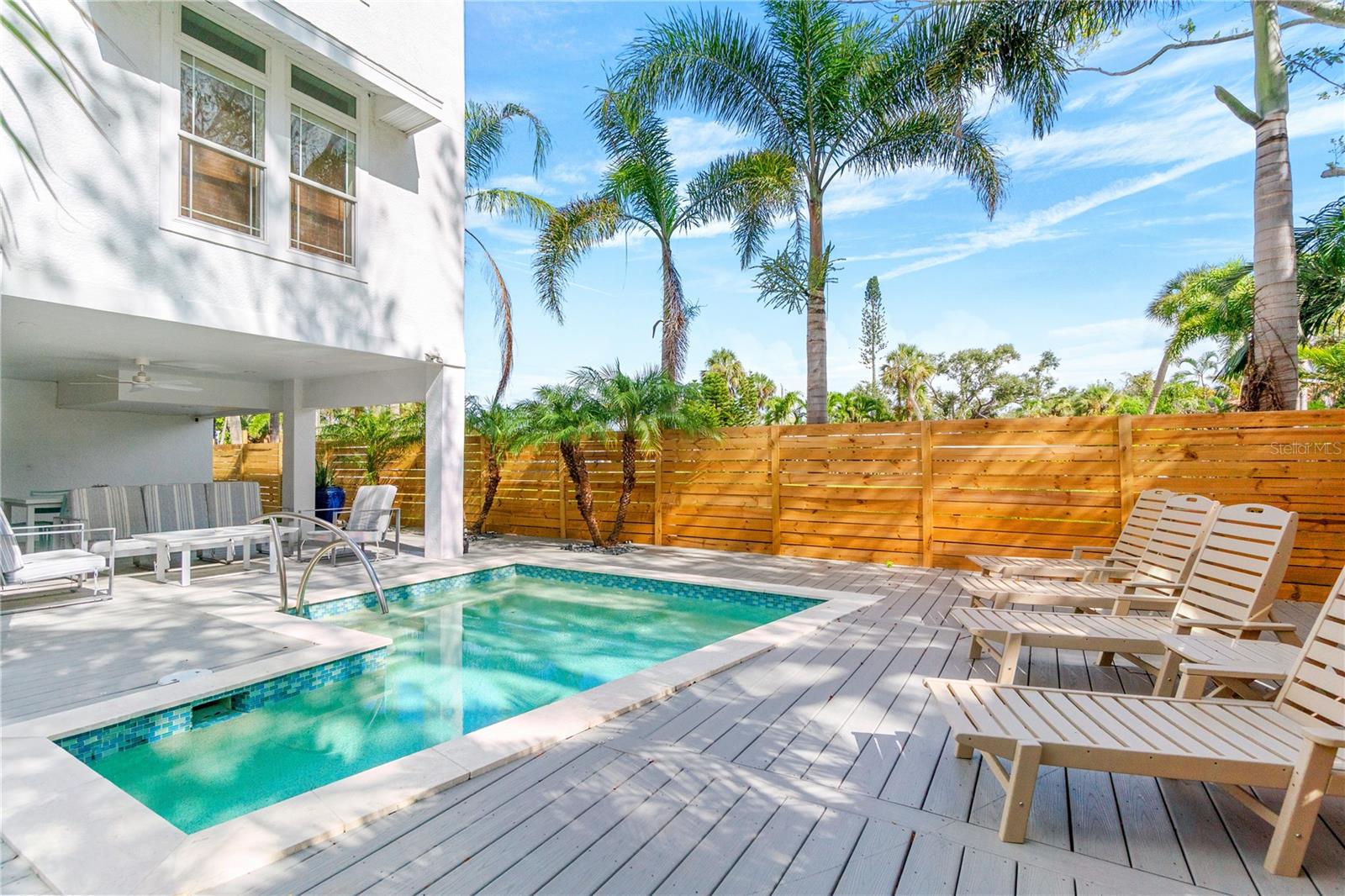 SARASOTA BEACH - Residential