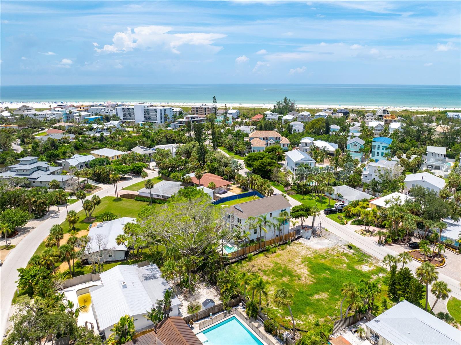 SARASOTA BEACH - Residential