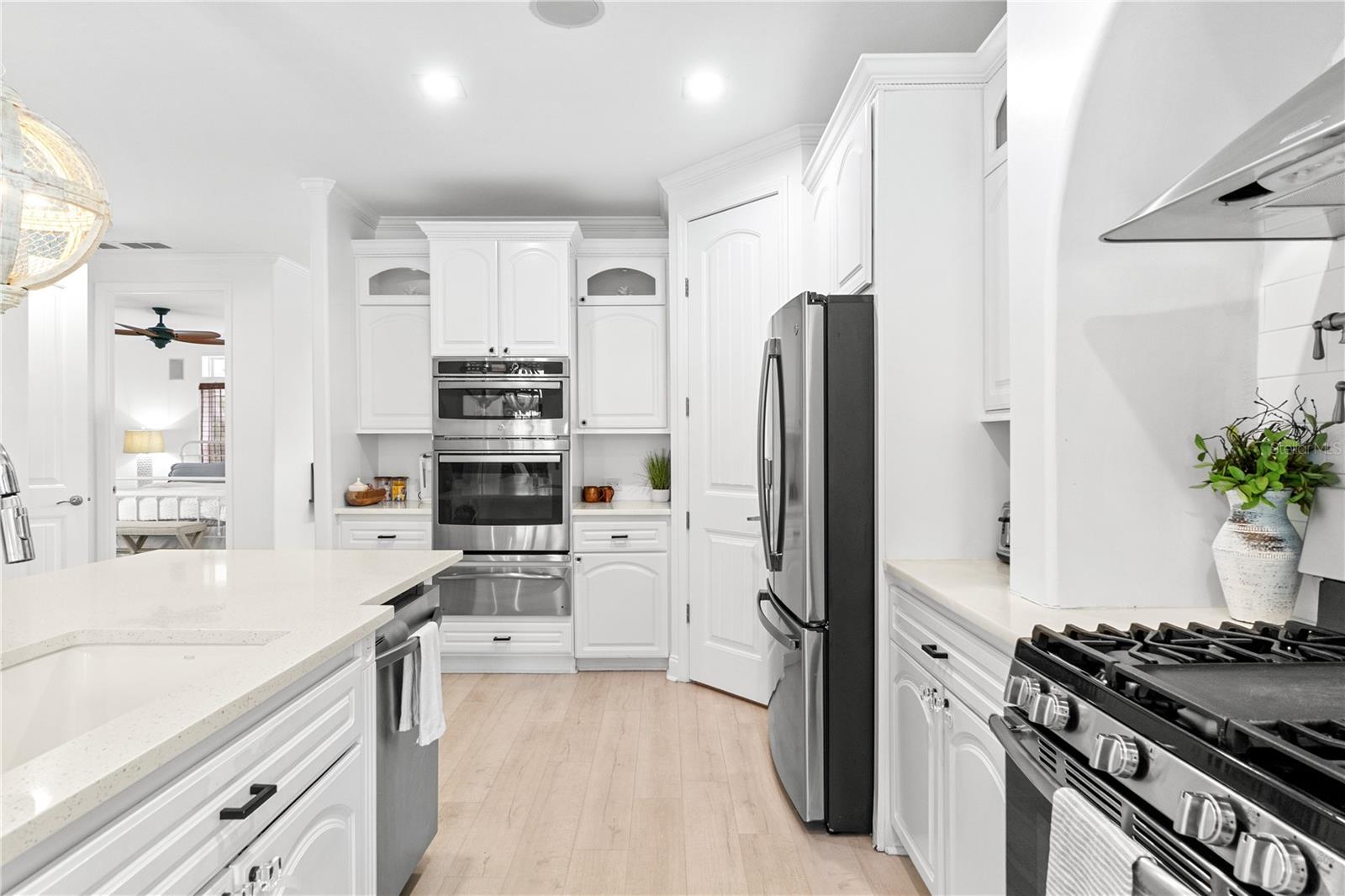 SARASOTA BEACH - Residential