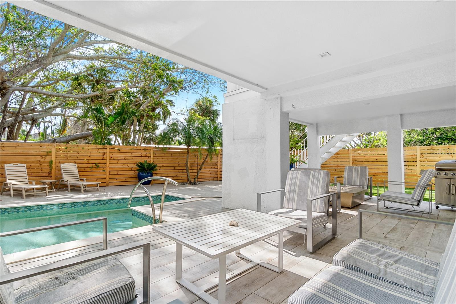 SARASOTA BEACH - Residential