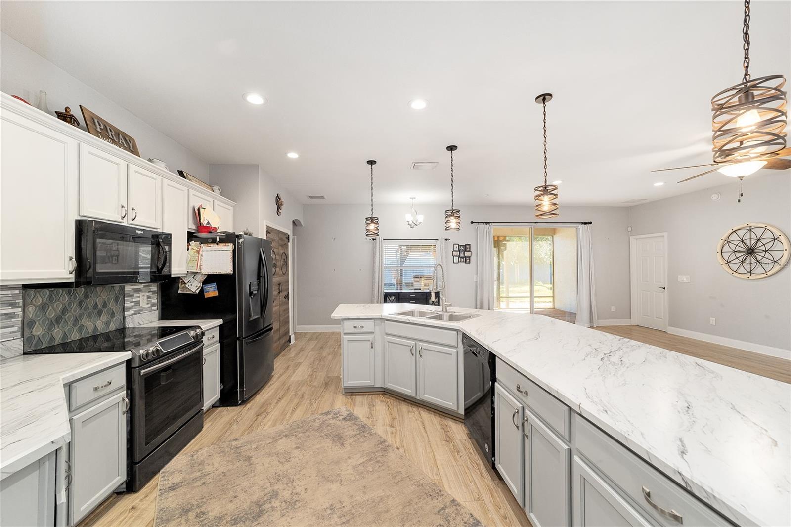 KINGSLAND COUNTRY ESTATE - Residential