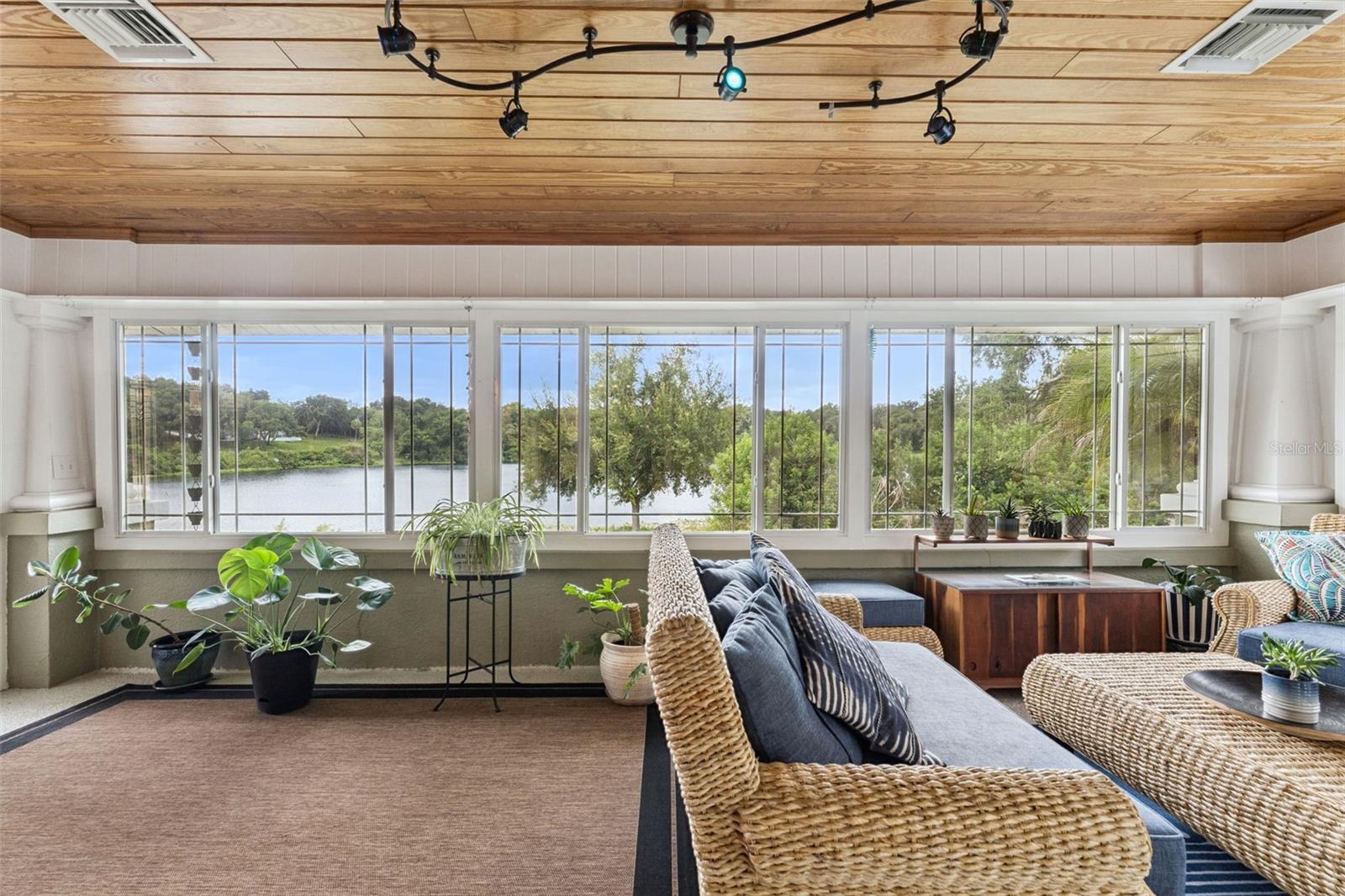 344 CRYSTAL LAKE DRIVE