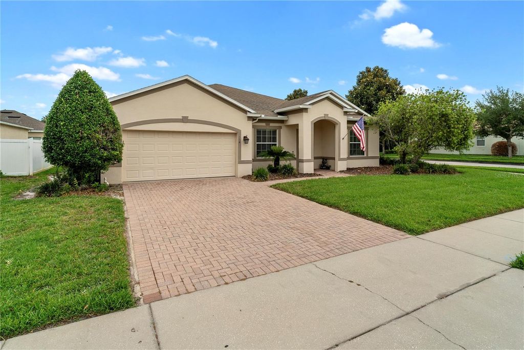 Photo of 729 Meadow Glade Drive, Winter Garden, FL 34787 (MLS # O6407943)