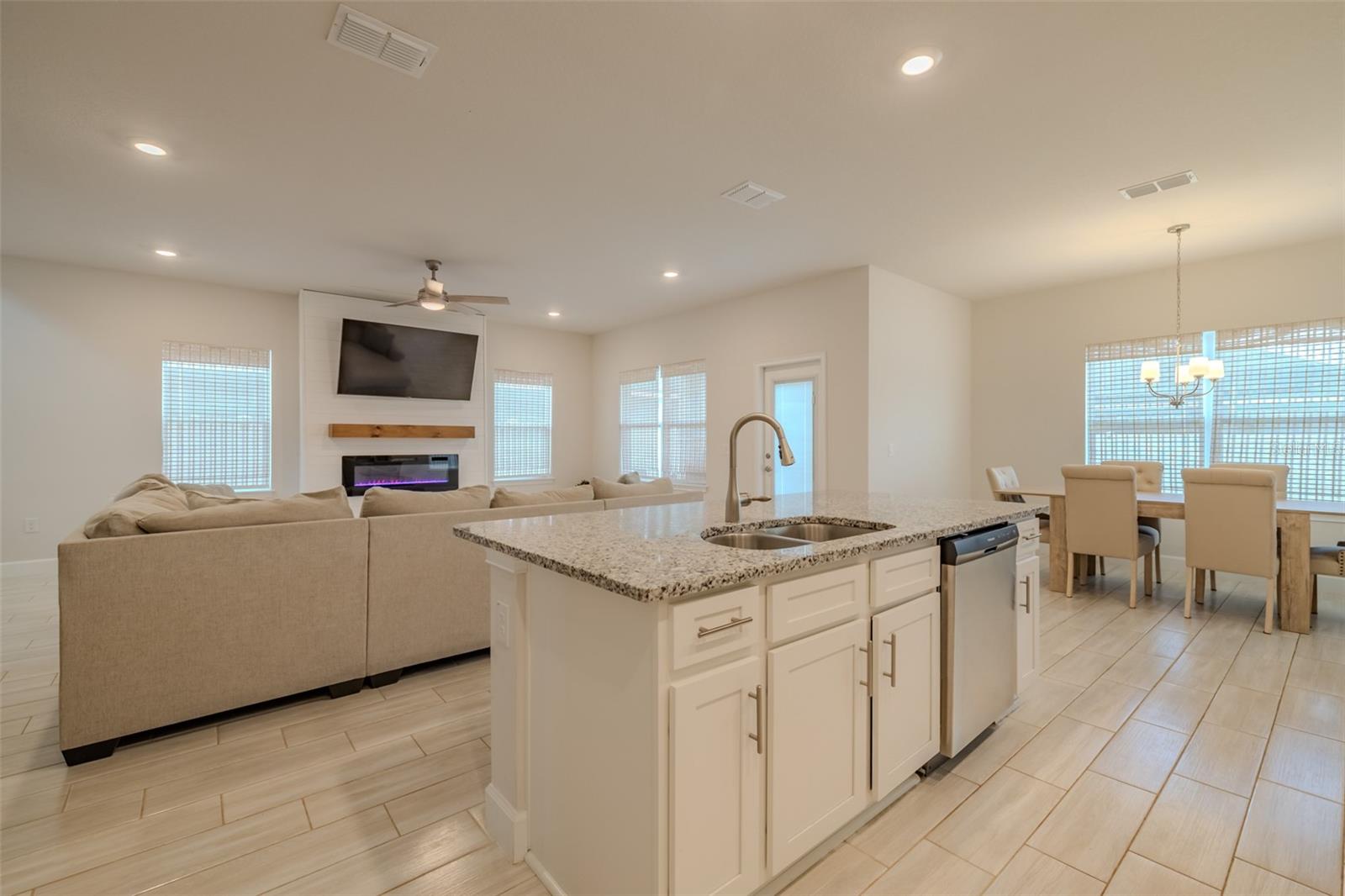 ABBEY GLEN - Residential