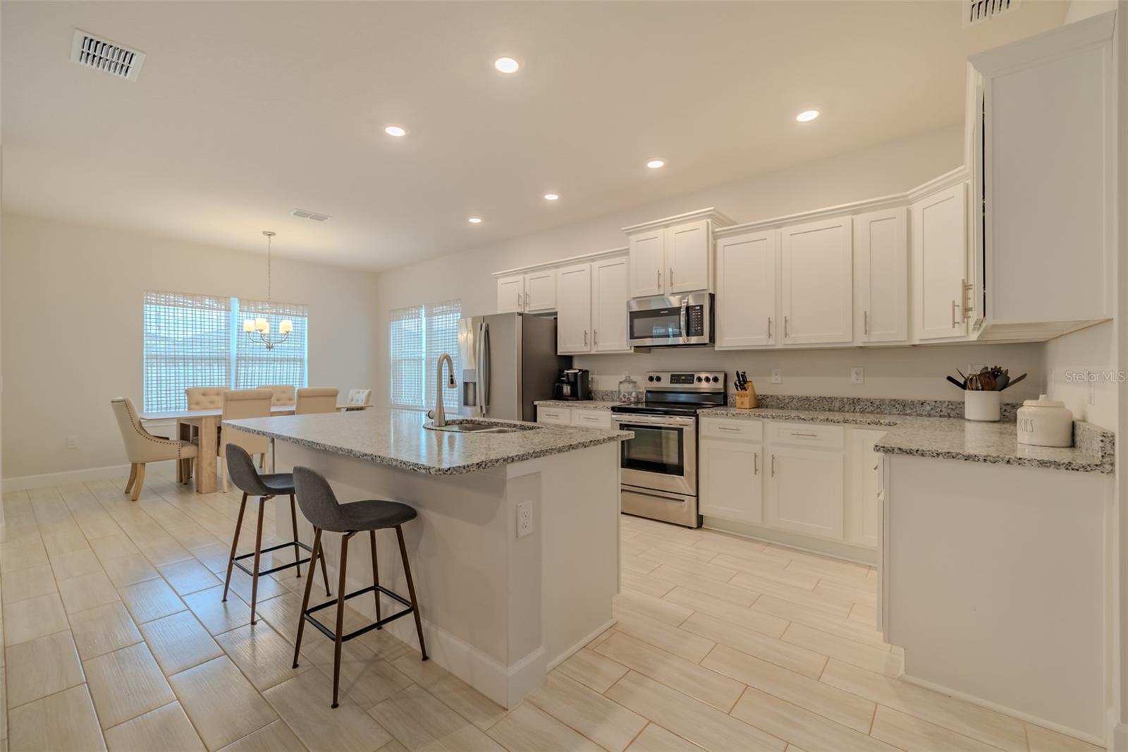 ABBEY GLEN - Residential