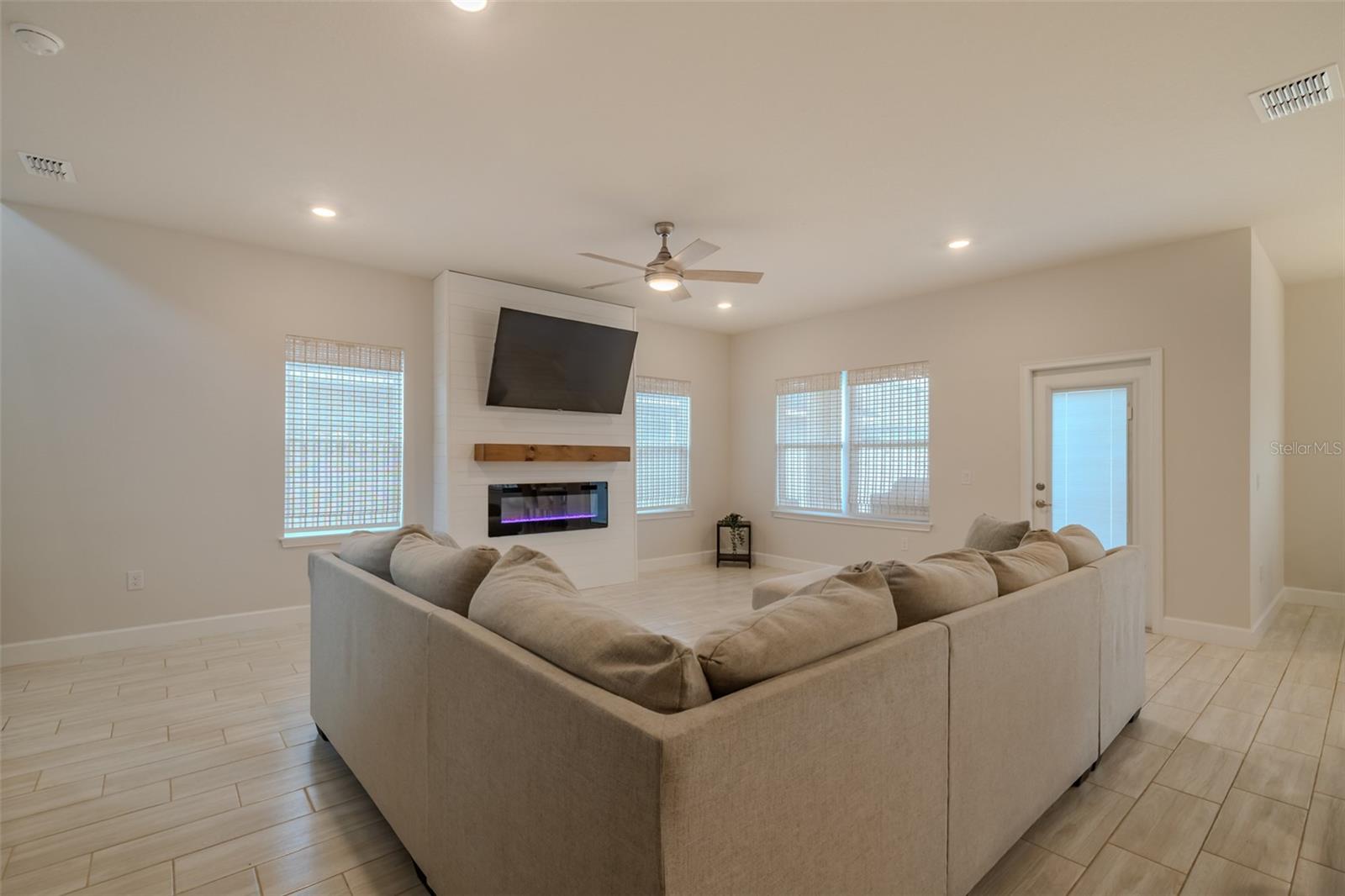 ABBEY GLEN - Residential