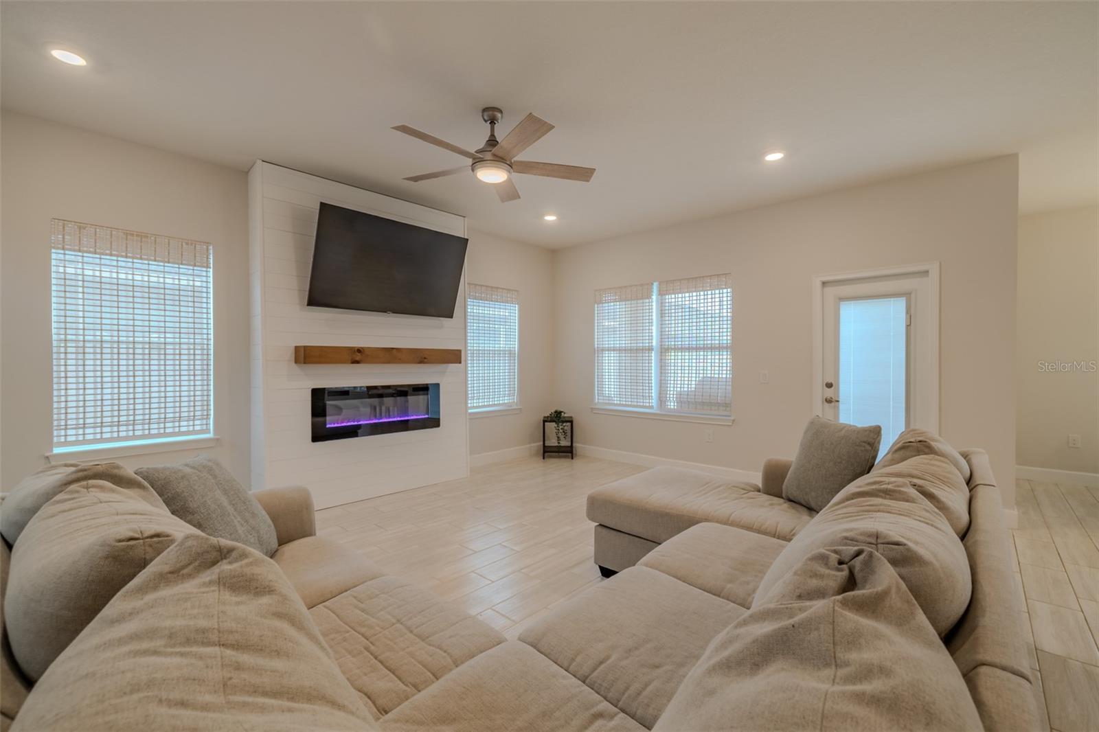 ABBEY GLEN - Residential