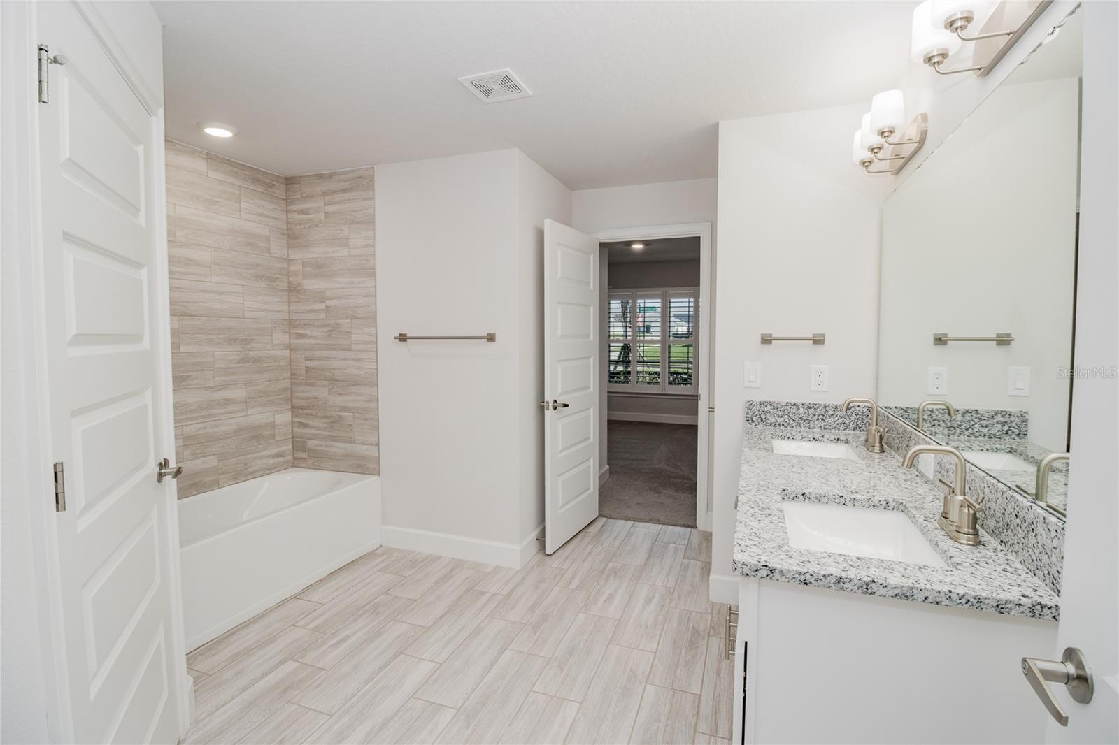 LAKE JULIANA ESTATES - Residential Lease