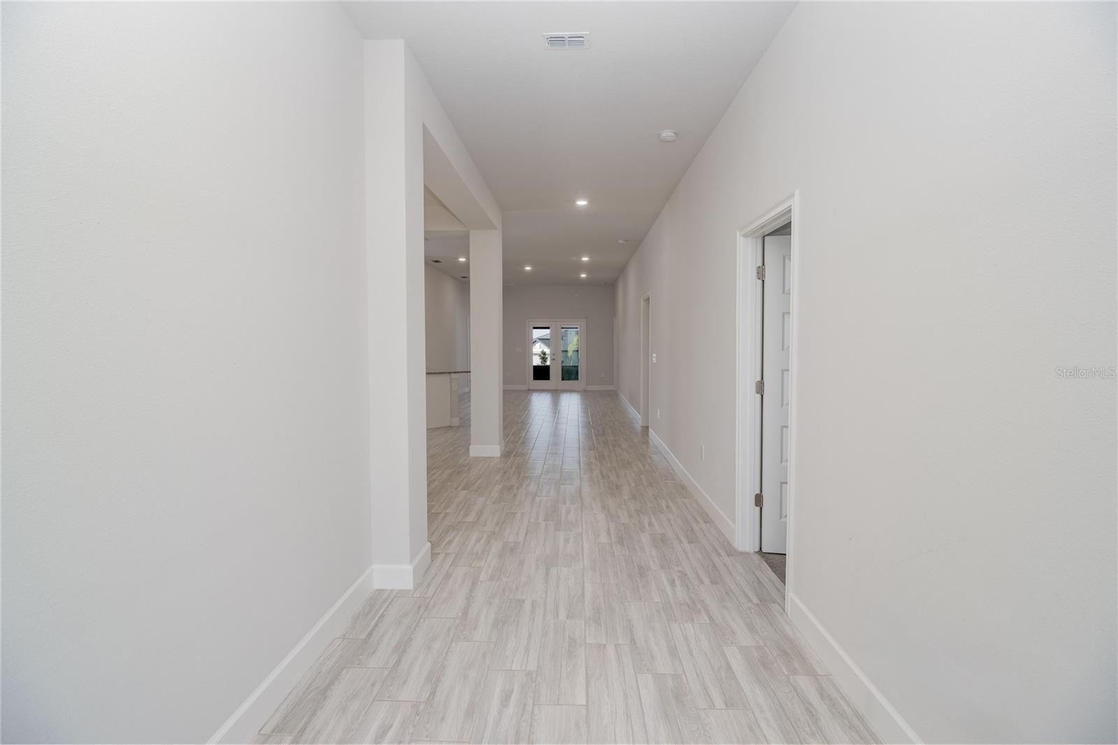 LAKE JULIANA ESTATES - Residential Lease