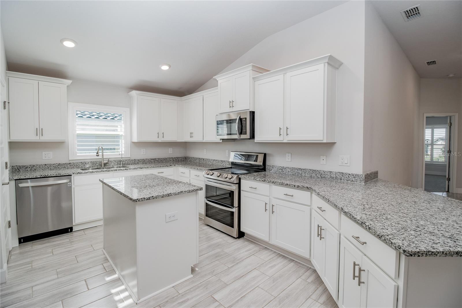 LAKE JULIANA ESTATES - Residential Lease