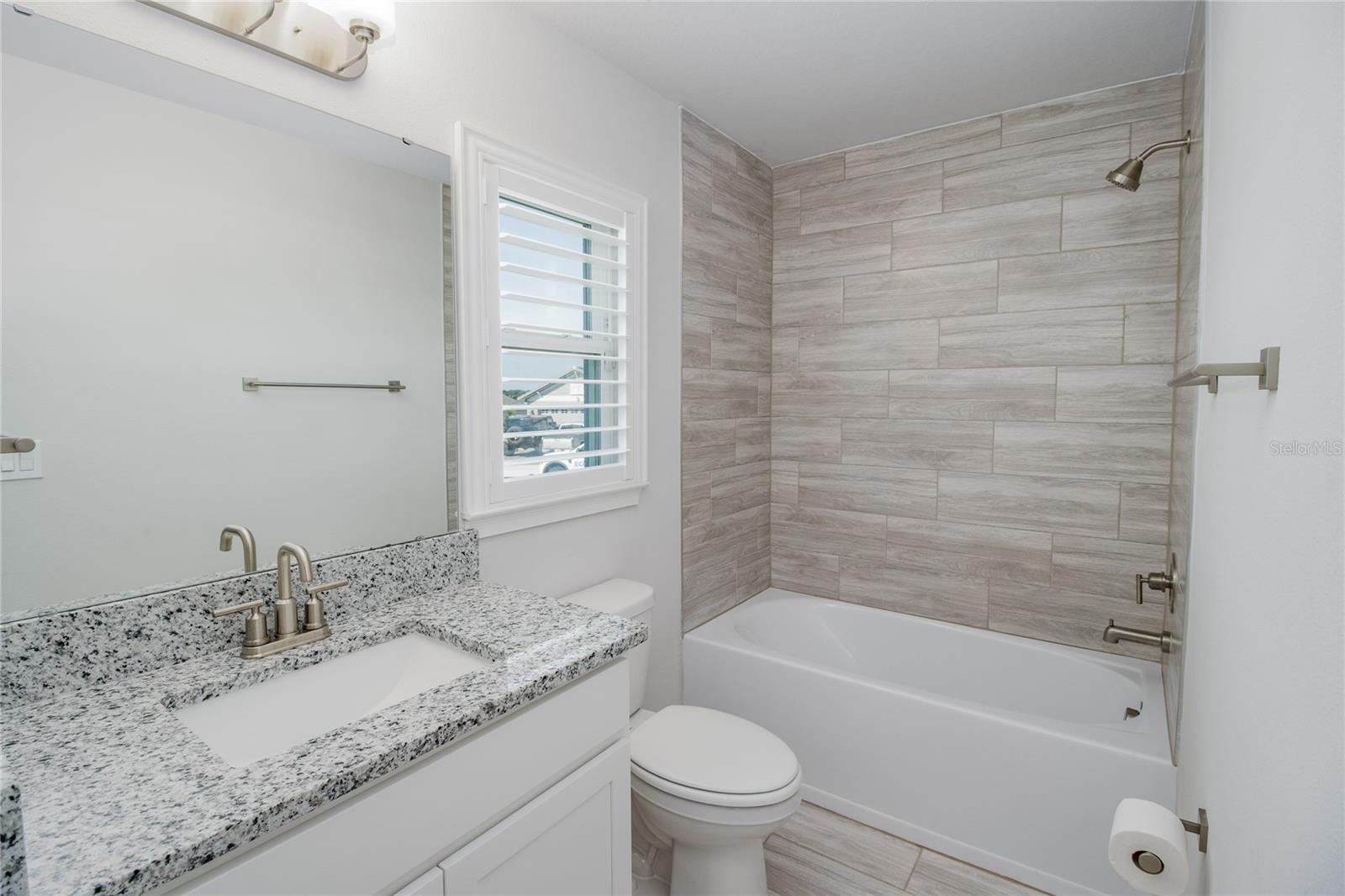 LAKE JULIANA ESTATES - Residential Lease