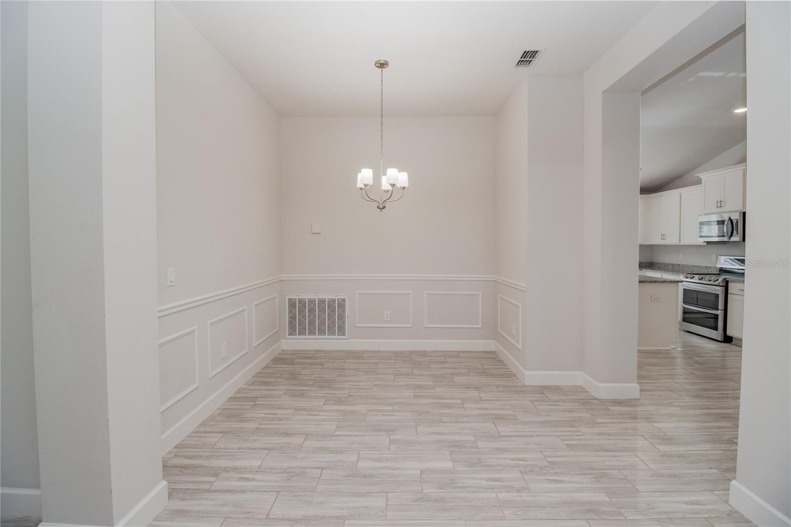 LAKE JULIANA ESTATES - Residential Lease