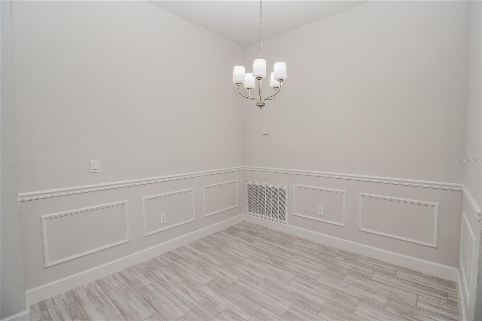 LAKE JULIANA ESTATES - Residential Lease