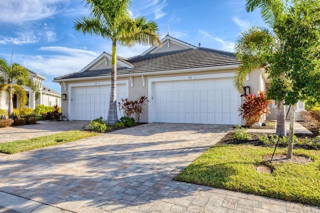 Photo of 123 Okeeffe Circle, Bradenton, FL 34212 (MLS # A4673588)