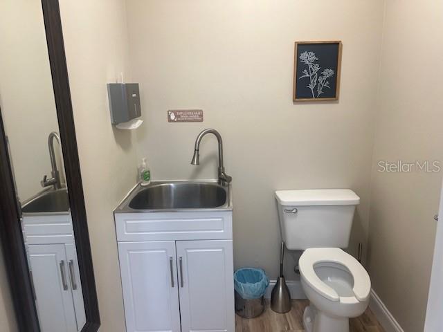 RIVER COUNTRY ESTATES - Commercial Lease