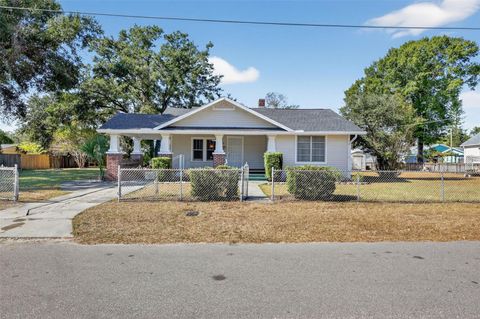 Photo of 5806 N Cherokee Avenue, Tampa, FL 33604 (MLS # TB8441845)