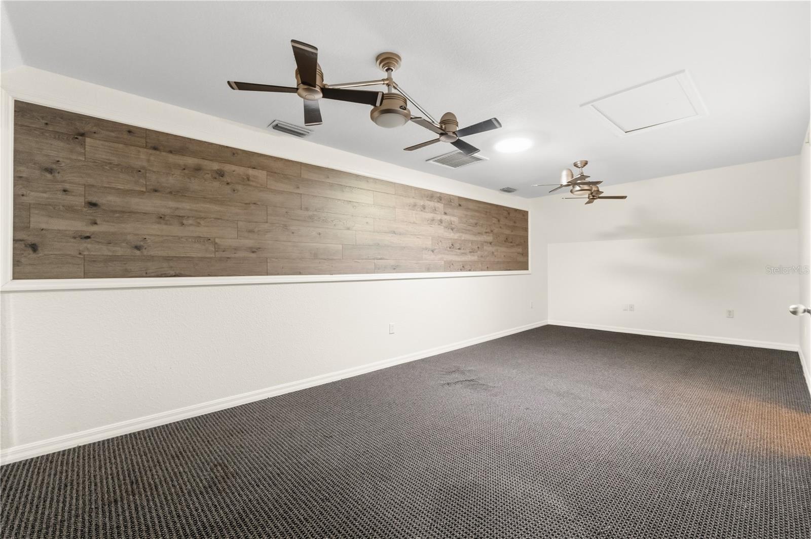 LAKE WEIR SHORES - Residential