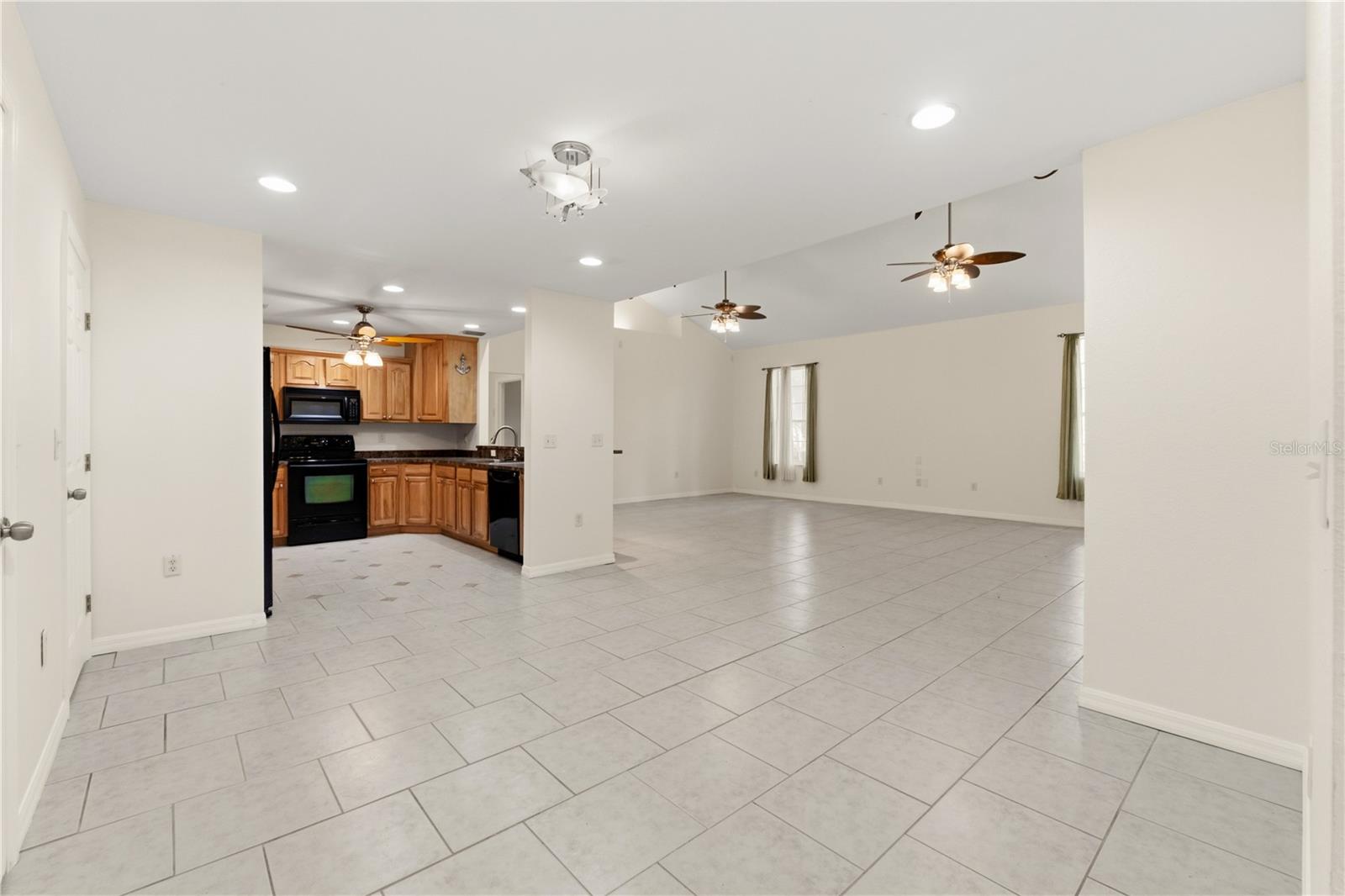 LAKE WEIR SHORES - Residential