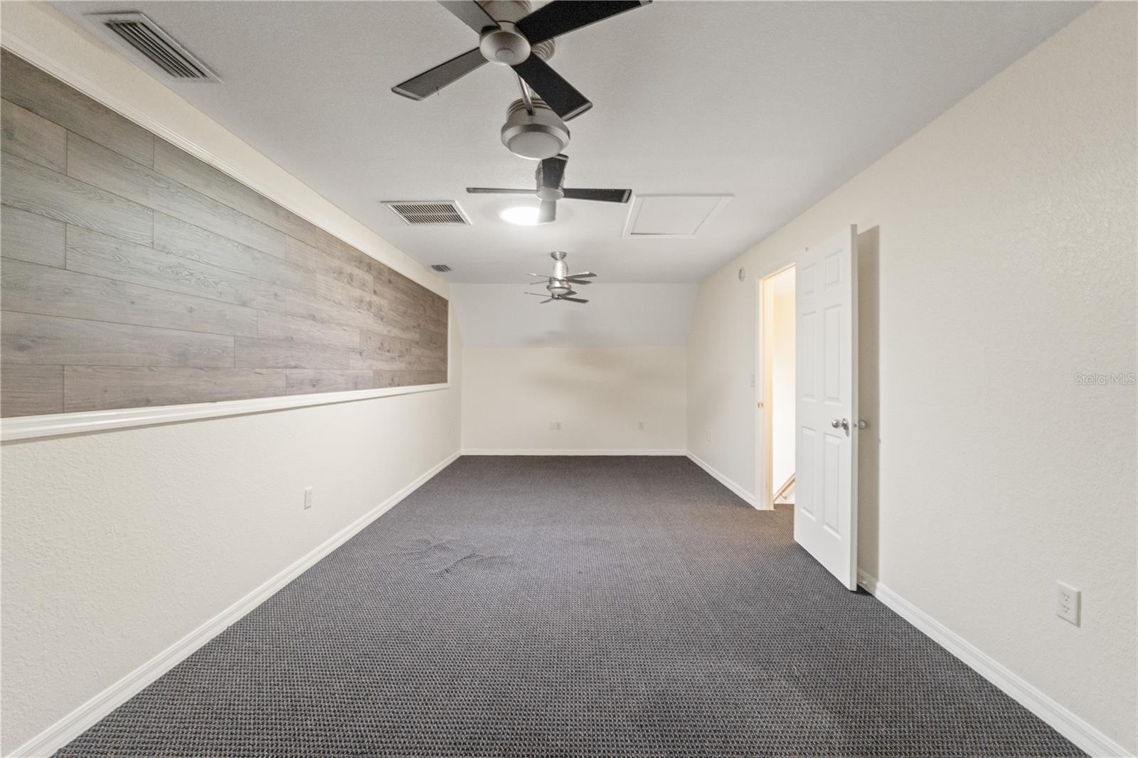 LAKE WEIR SHORES - Residential