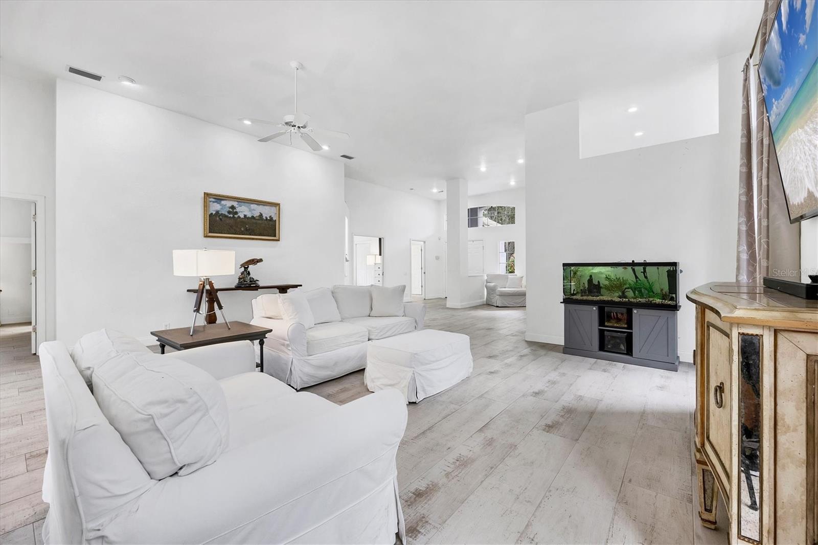 UNIVERSITY PARK COUNTRY CLUB - Residential