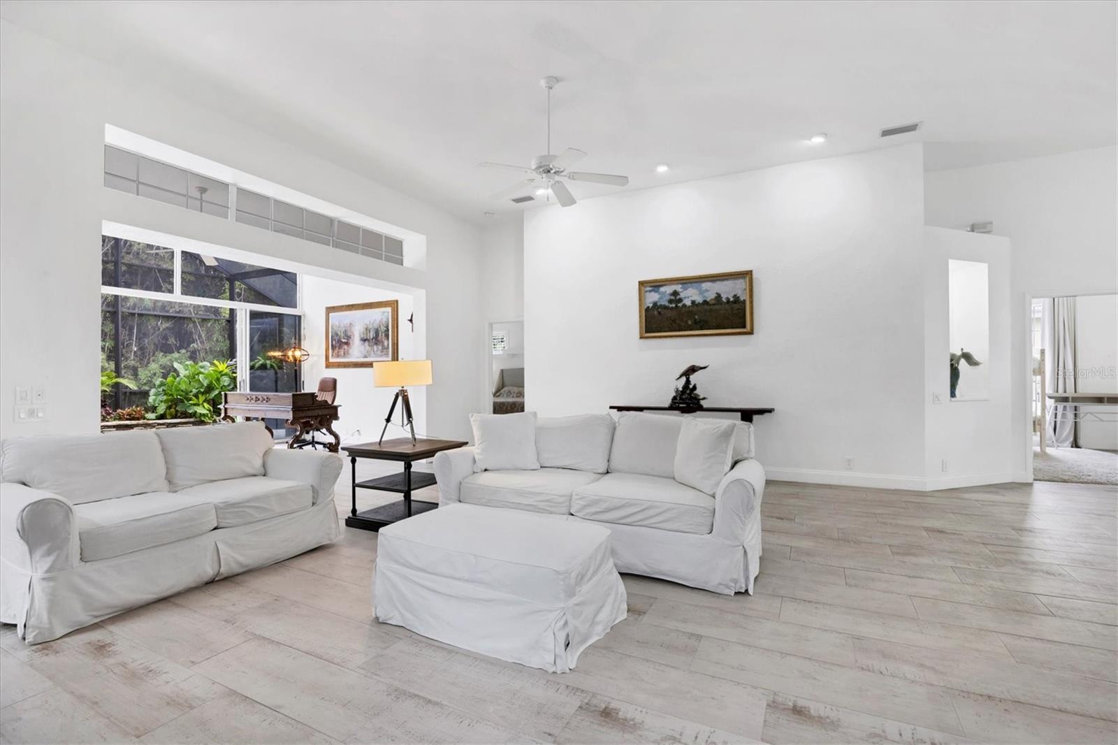 UNIVERSITY PARK COUNTRY CLUB - Residential