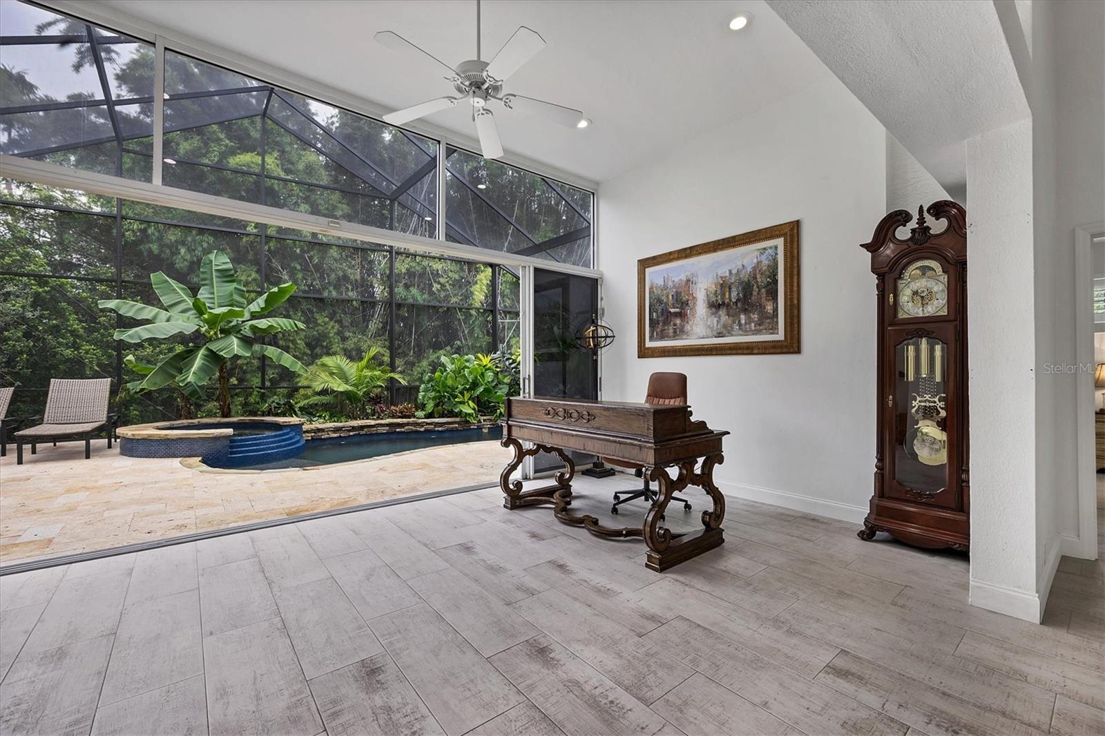 UNIVERSITY PARK COUNTRY CLUB - Residential