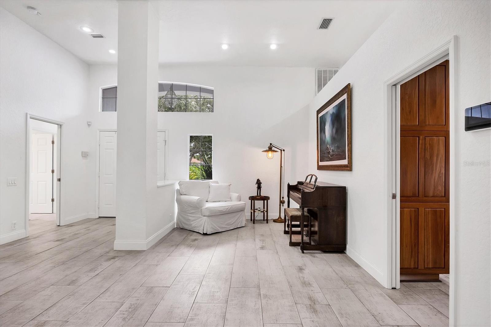 UNIVERSITY PARK COUNTRY CLUB - Residential