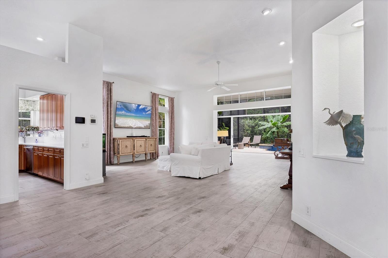 UNIVERSITY PARK COUNTRY CLUB - Residential