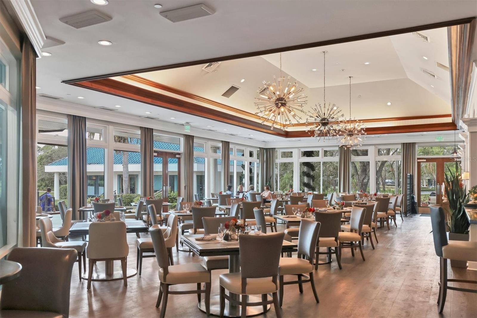 UNIVERSITY PARK COUNTRY CLUB - Residential