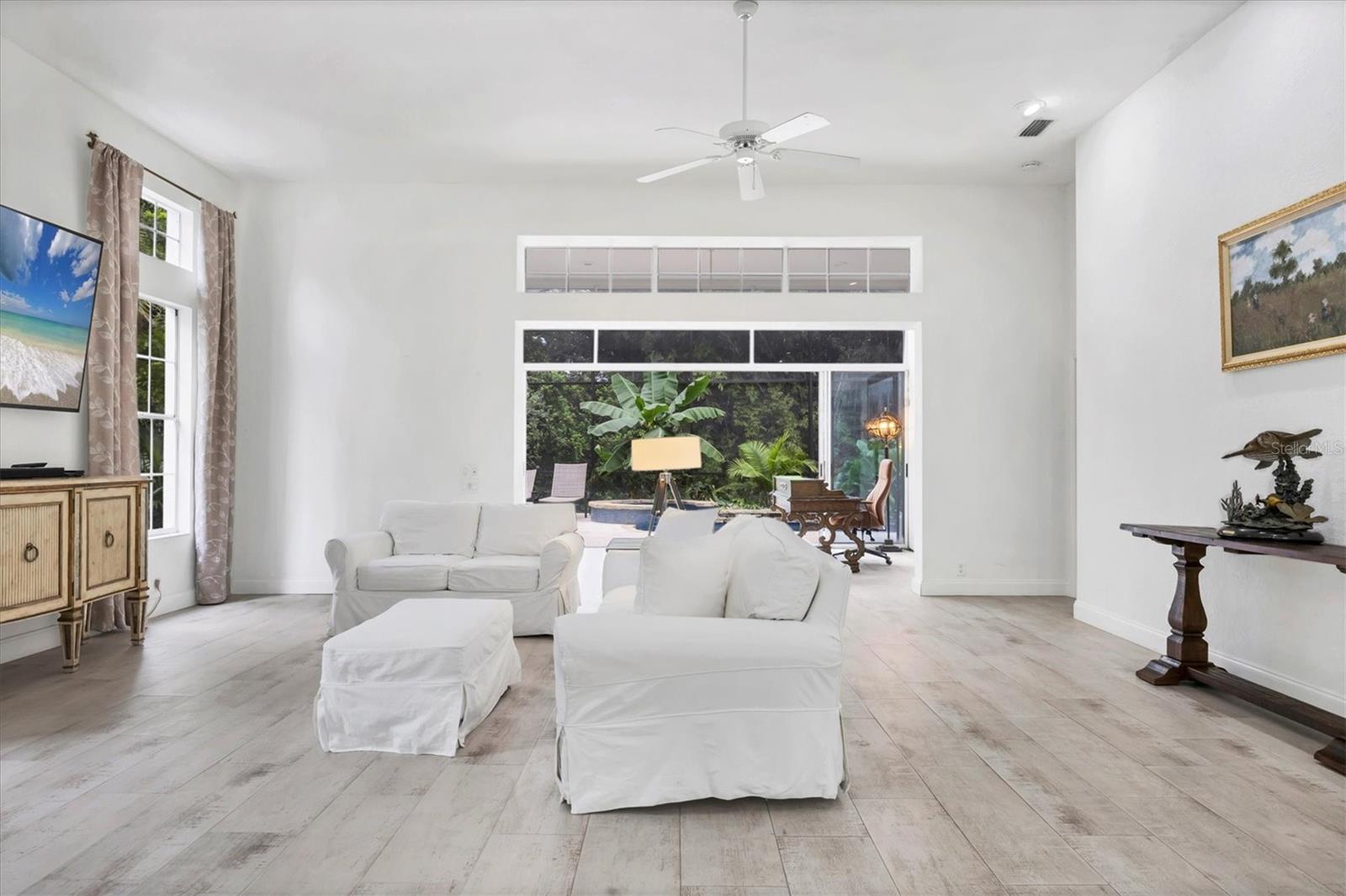 UNIVERSITY PARK COUNTRY CLUB - Residential