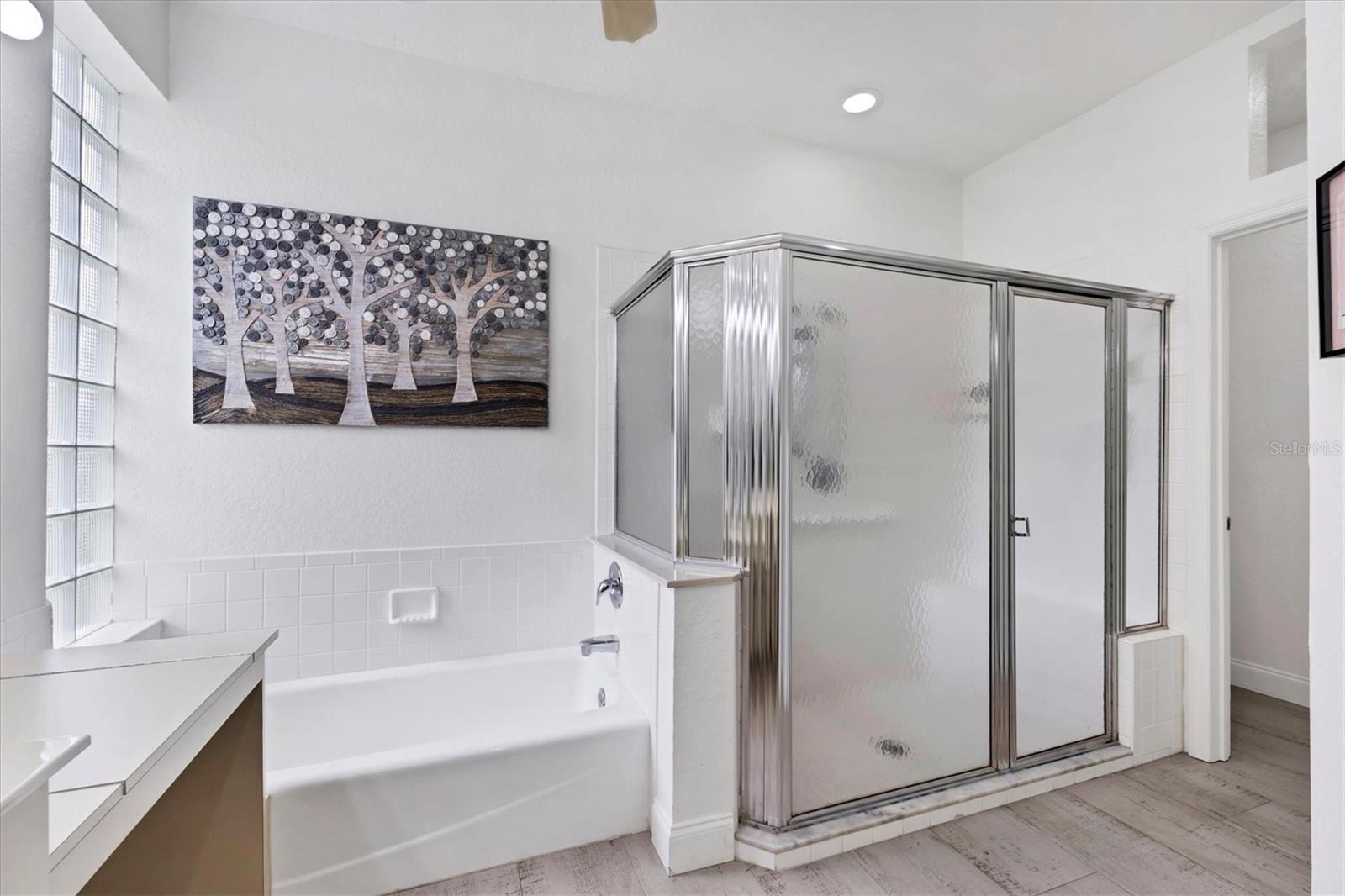 UNIVERSITY PARK COUNTRY CLUB - Residential