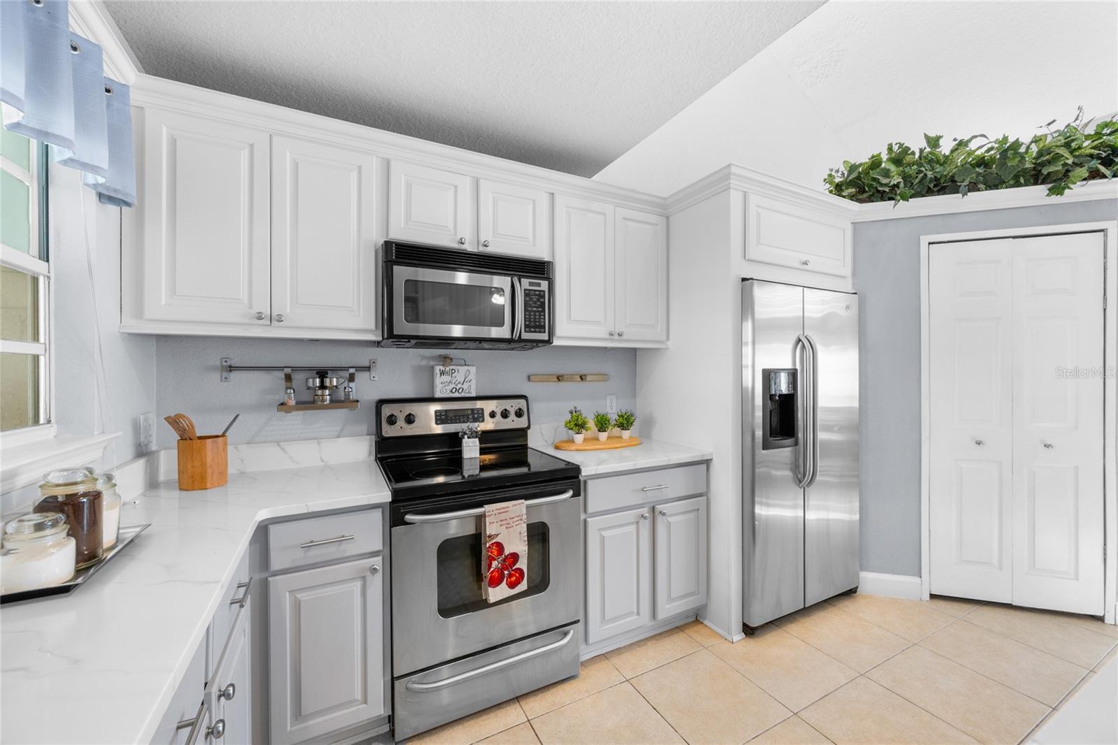 BARCLAY PLACE A CONDOMINIUM - Residential