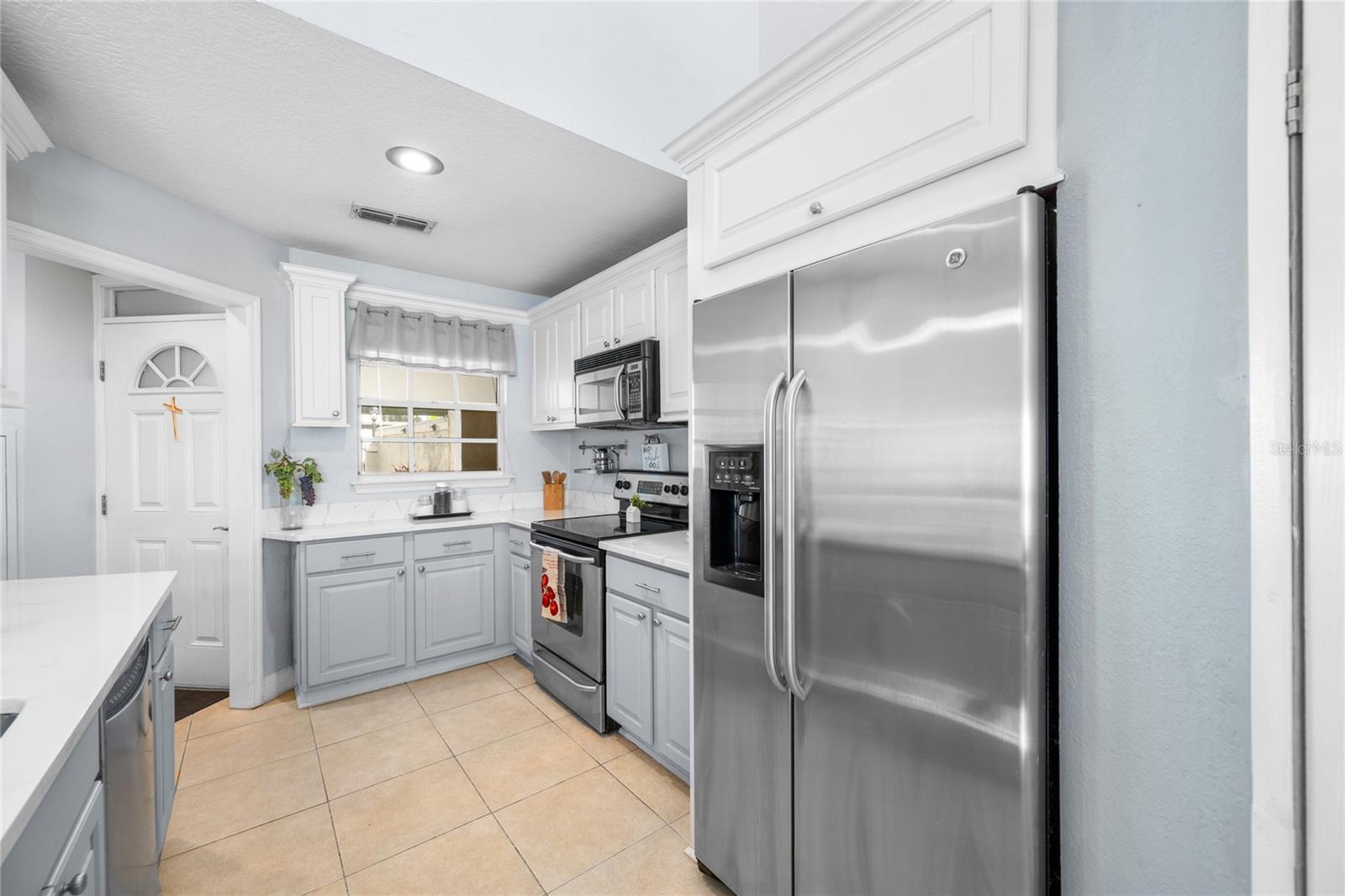 BARCLAY PLACE A CONDOMINIUM - Residential