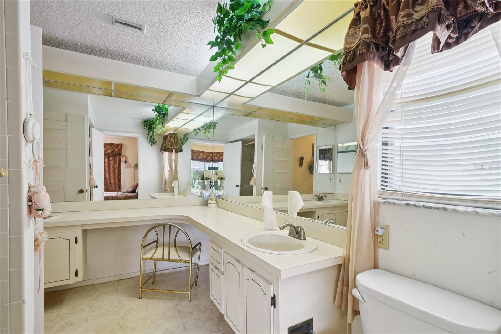 FAIRWAY OAKS - Residential