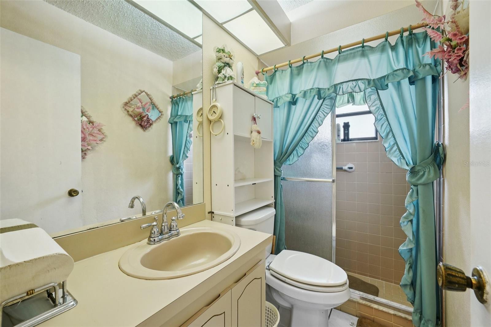 FAIRWAY OAKS - Residential