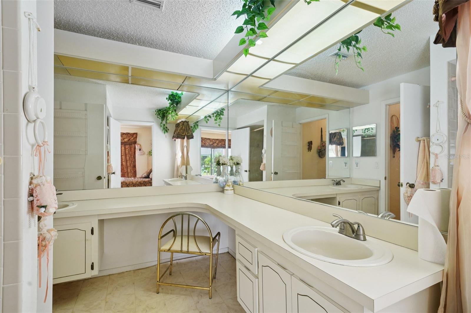 FAIRWAY OAKS - Residential
