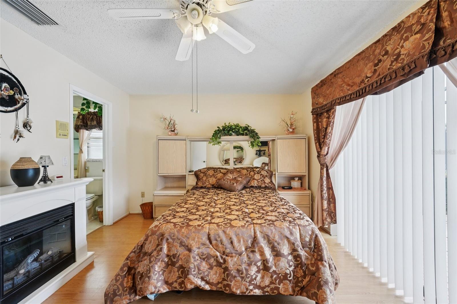 FAIRWAY OAKS - Residential