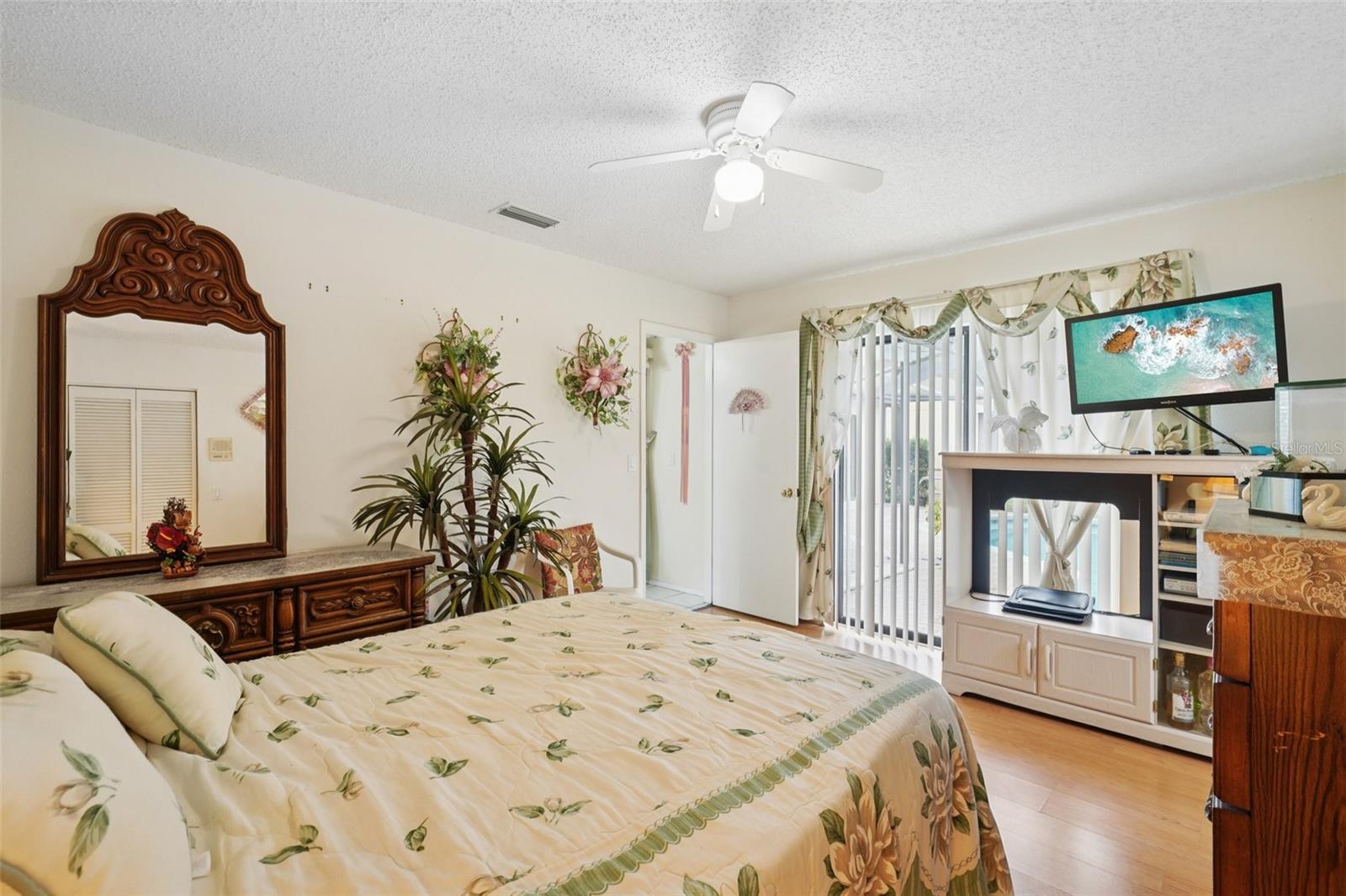 FAIRWAY OAKS - Residential