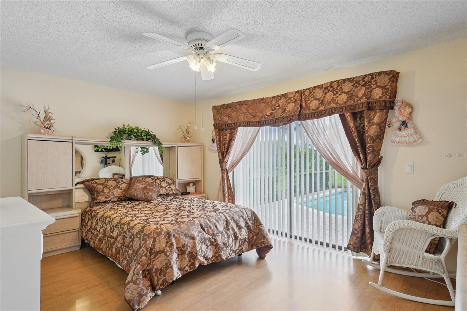 FAIRWAY OAKS - Residential