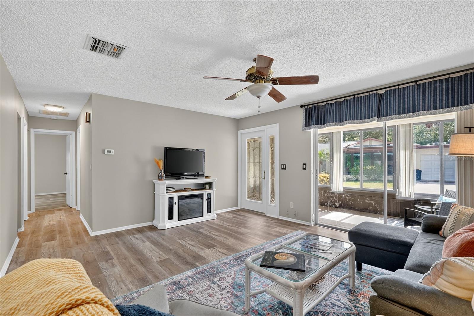 VILLA CONDO I - Residential