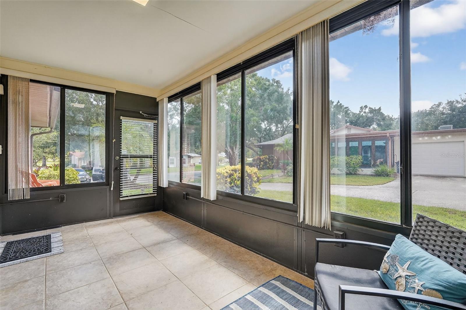 VILLA CONDO I - Residential