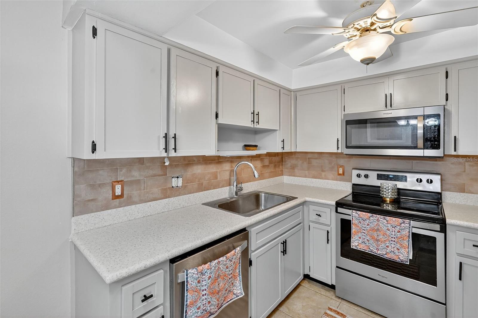 VILLA CONDO I - Residential