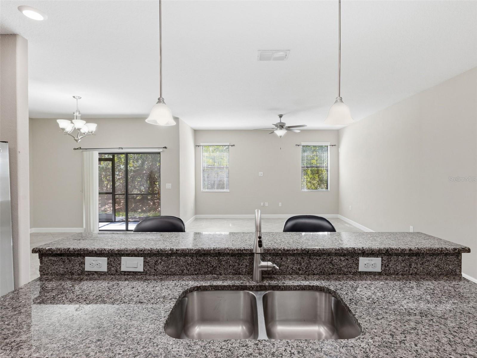 HIDDEN OAKS TWNHMS - Residential Lease