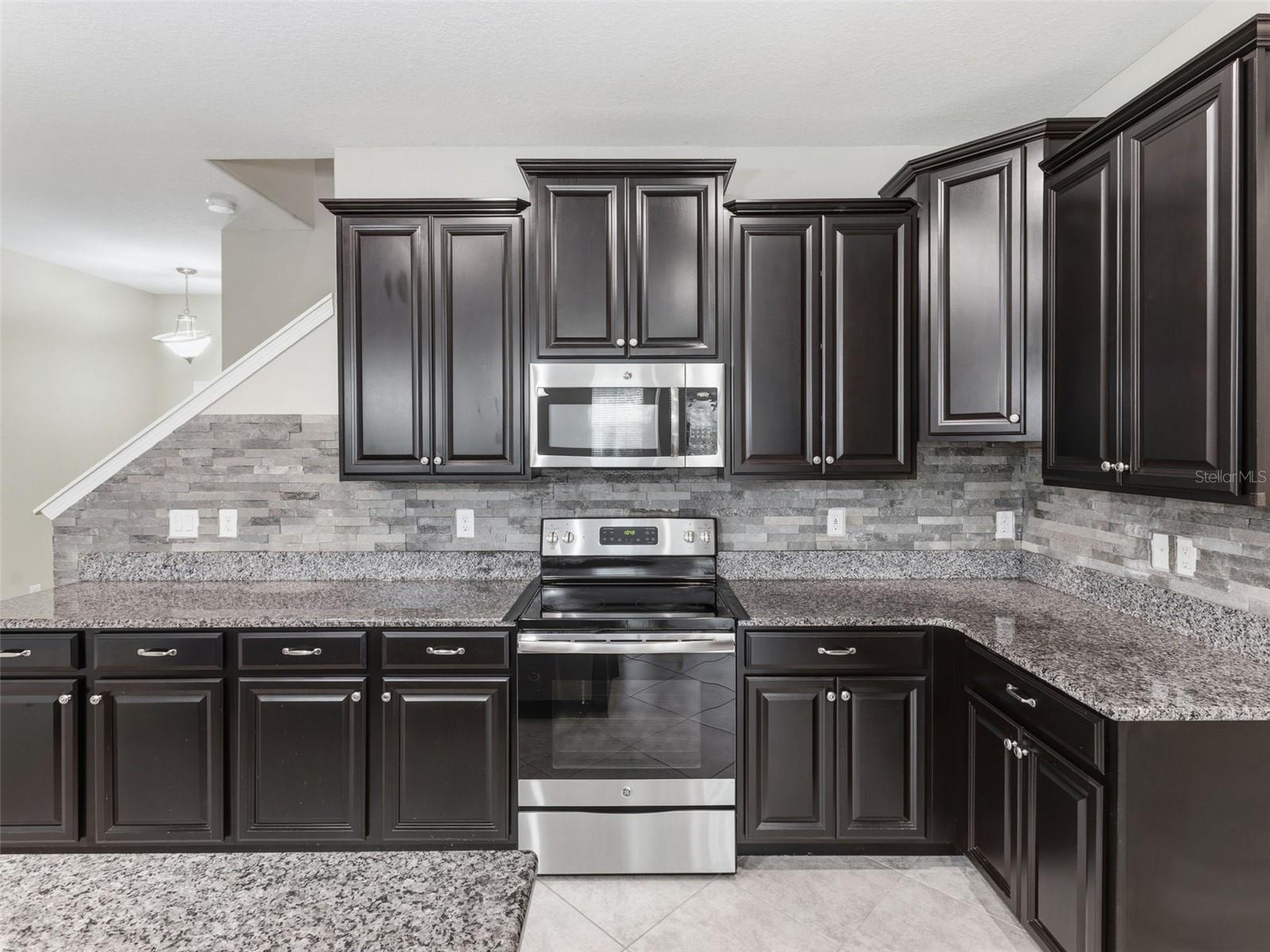 HIDDEN OAKS TWNHMS - Residential Lease