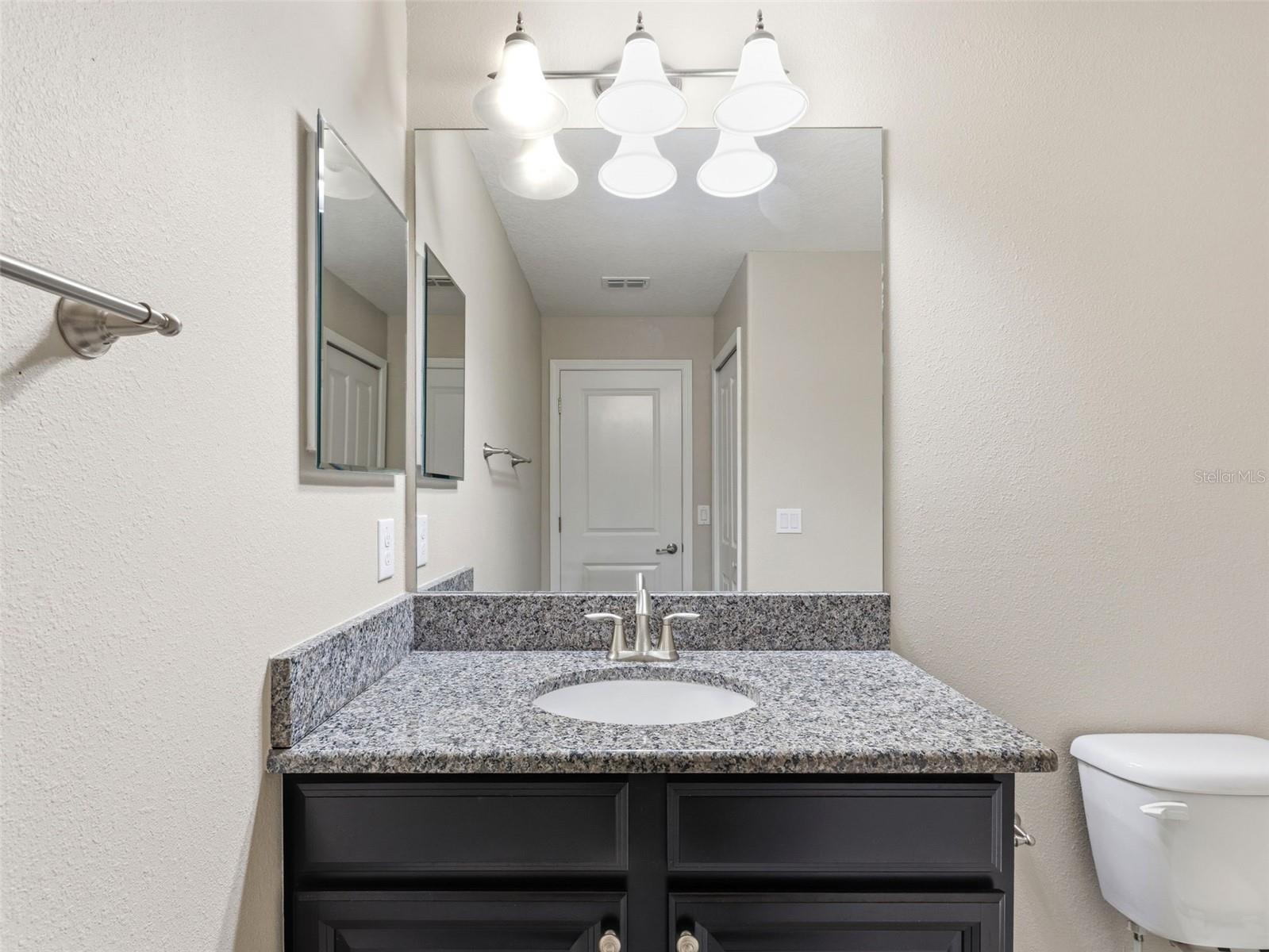 HIDDEN OAKS TWNHMS - Residential Lease