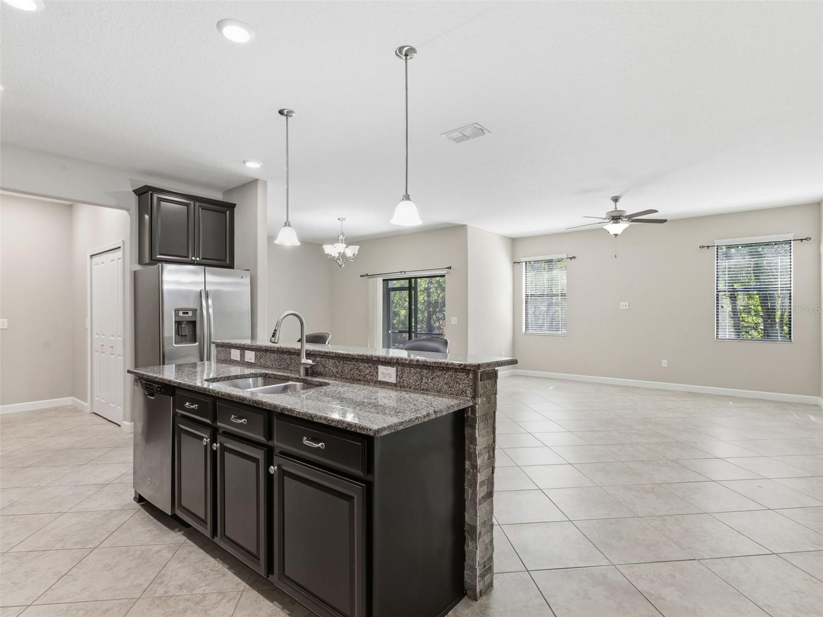 HIDDEN OAKS TWNHMS - Residential Lease