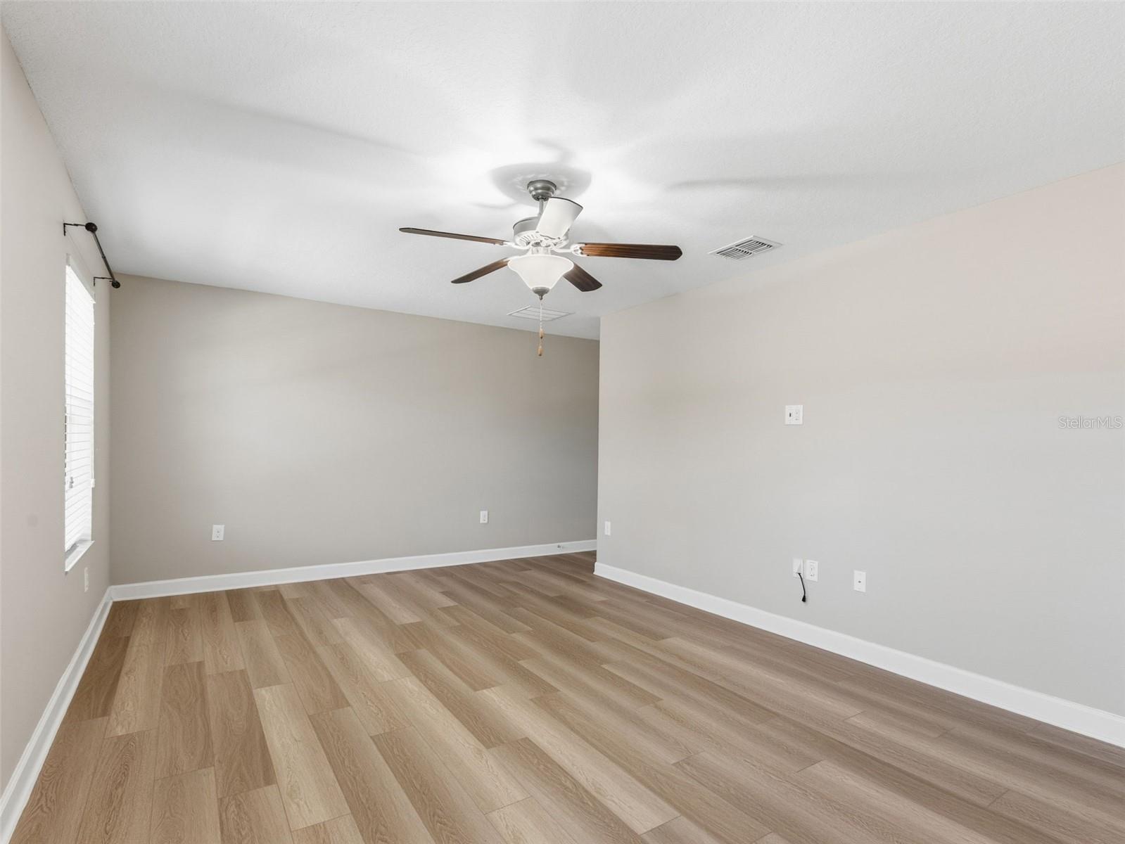 HIDDEN OAKS TWNHMS - Residential Lease