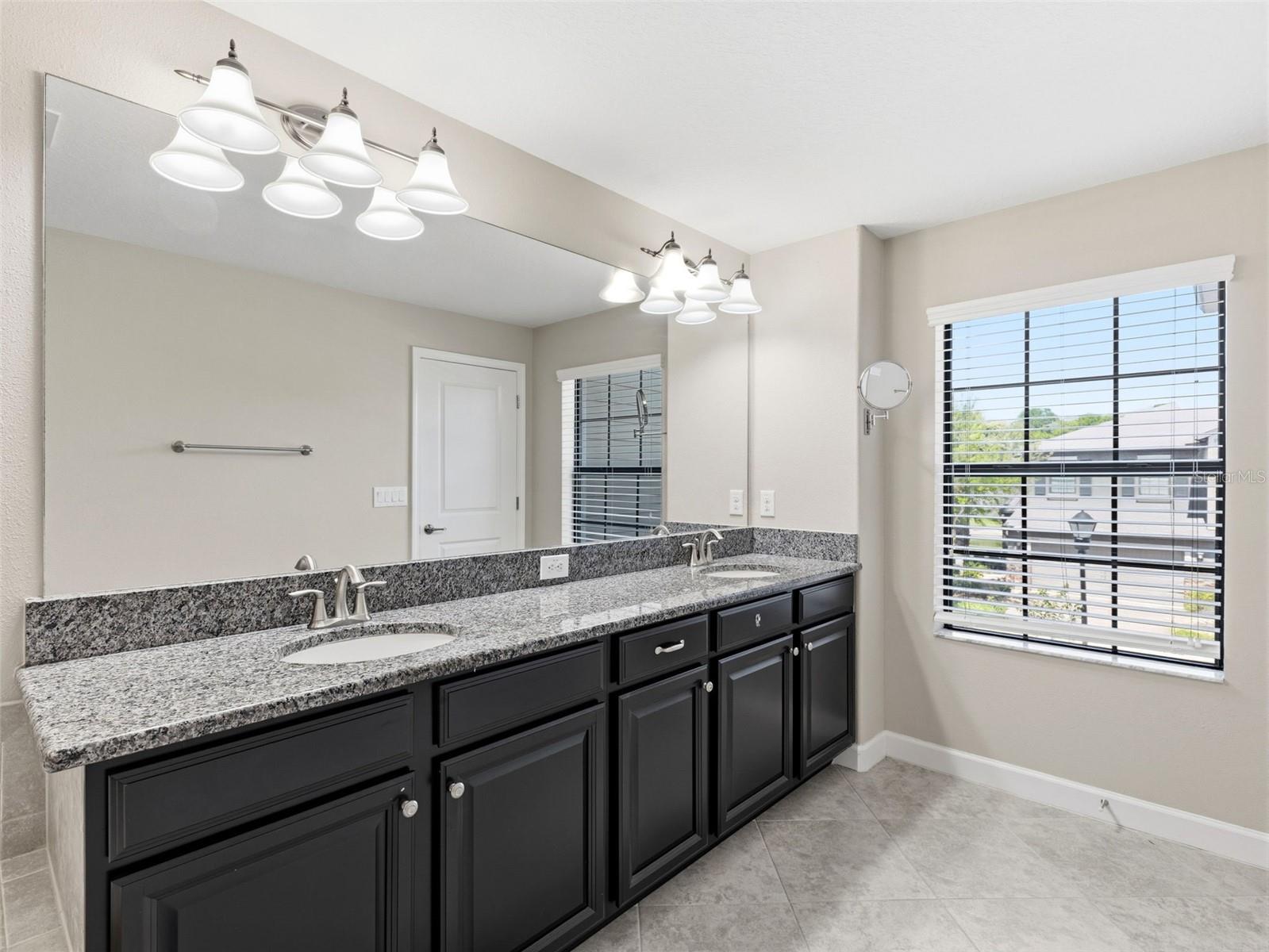 HIDDEN OAKS TWNHMS - Residential Lease