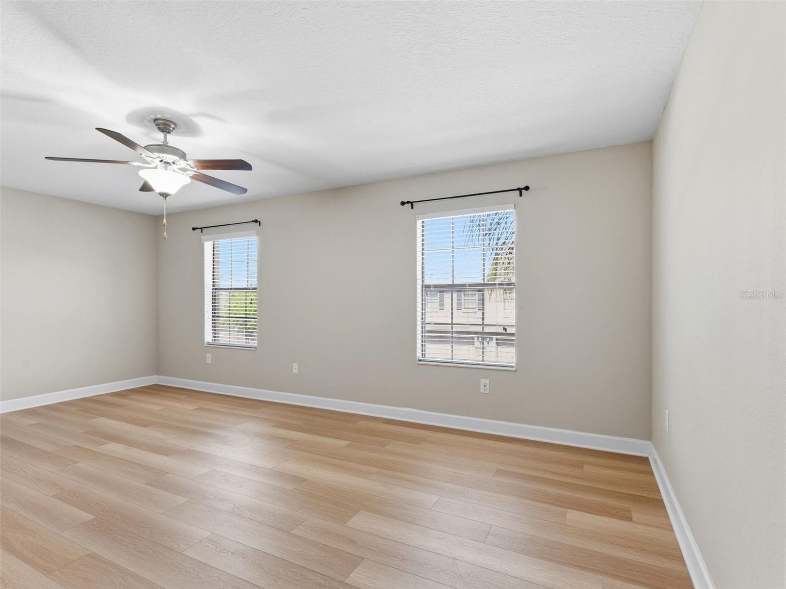 HIDDEN OAKS TWNHMS - Residential Lease